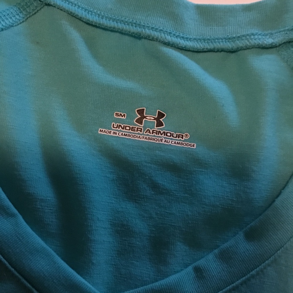 BUNDLE OF 4 NIKE AND UNDERARMOUR TSHIRTS - Picture 6 of 10
